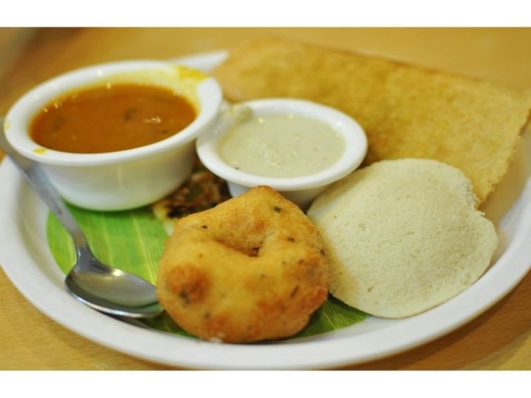 How To Make Thosai (Or Dosa) Like Those Pro Indian Aunties