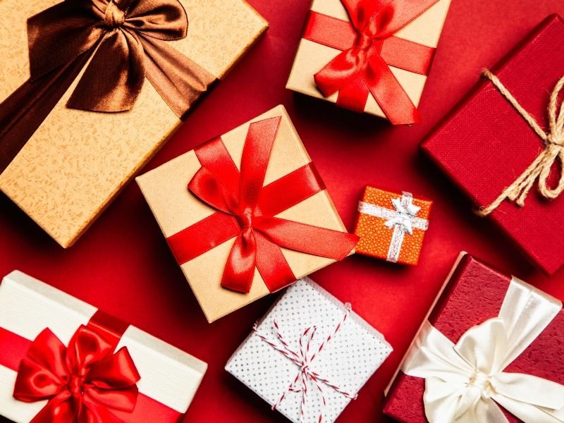 16 Christmas Gift Ideas for Your Elderly Loved Ones in Malaysia - Homage  Malaysia