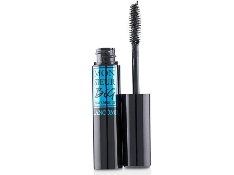 8 Best Mascaras For Asian Eyes To Combat Pin-Straight Lashes