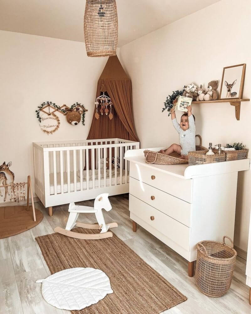 Baby shop room table