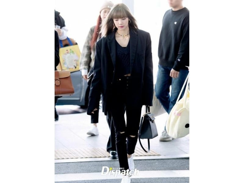 blackpink lisa airport outfit