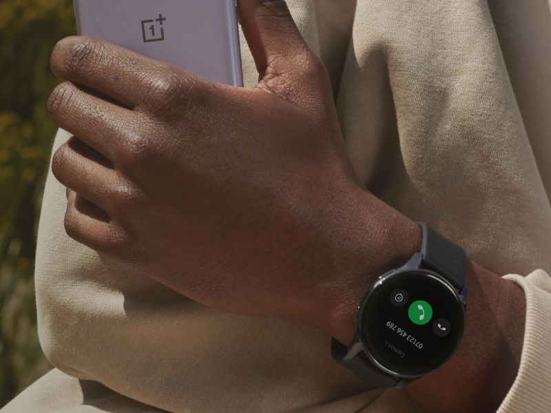OnePlus Watch on the wrist malaysia