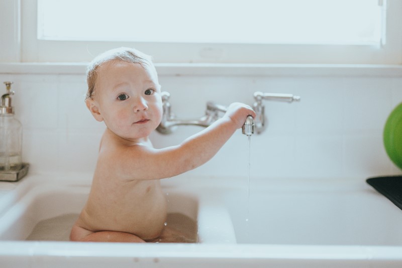 baby skin care tips, baby in sink