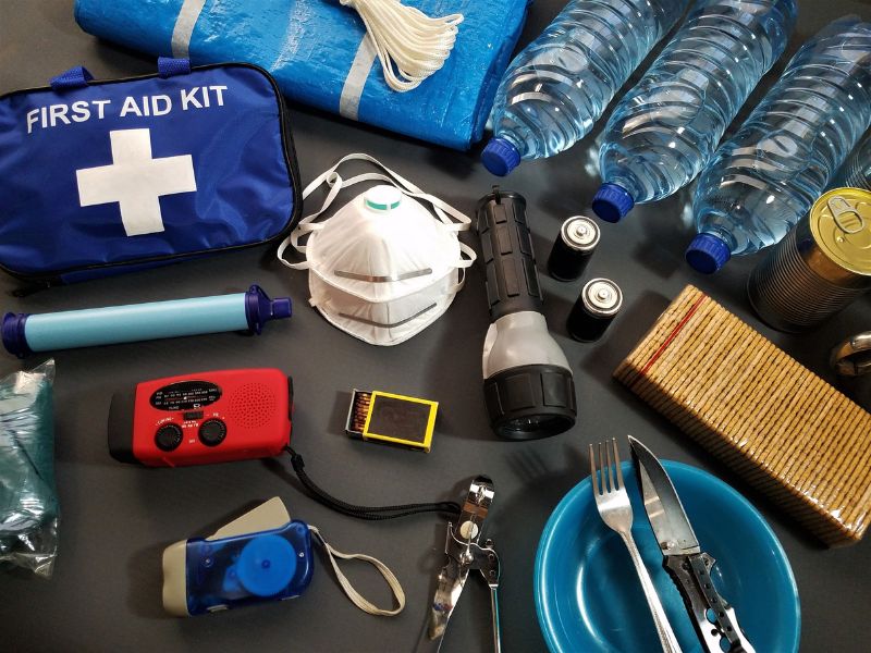 9 Bug Out Bag (Survival Kit) Essentials For Emergency Situations