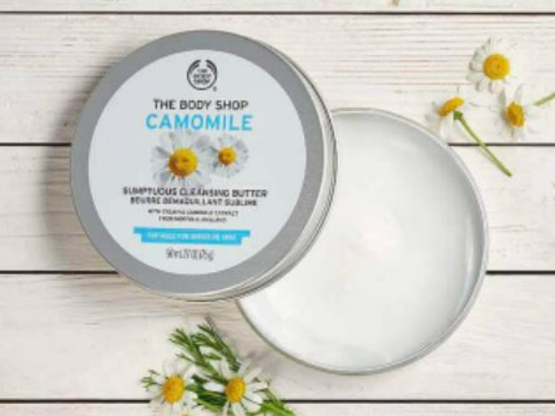 The Body Shop Camomile Sumptuous Cleansing Butter is listed among the best cleansing balm for many reasons. 