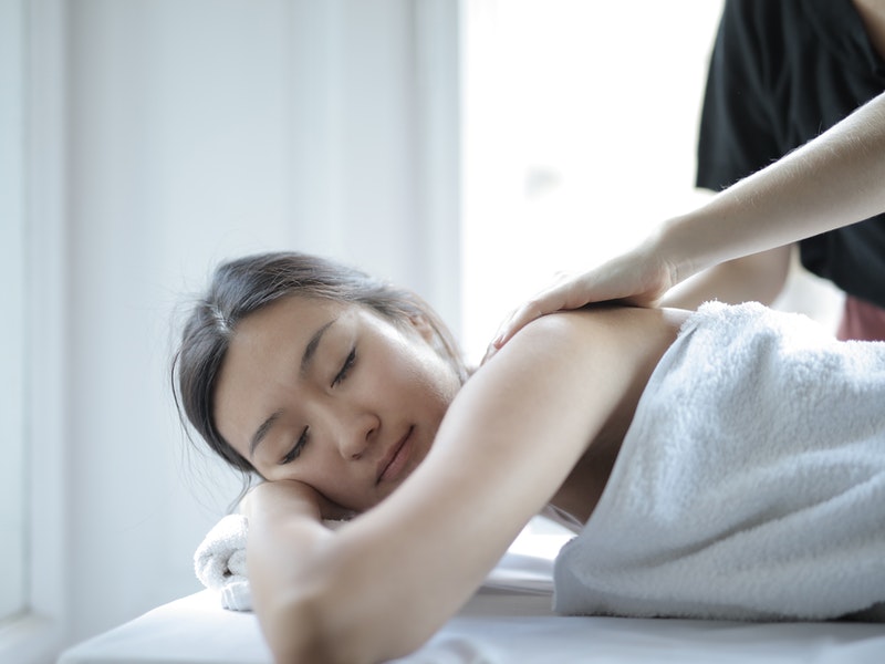 postnatal massage for moms malaysia