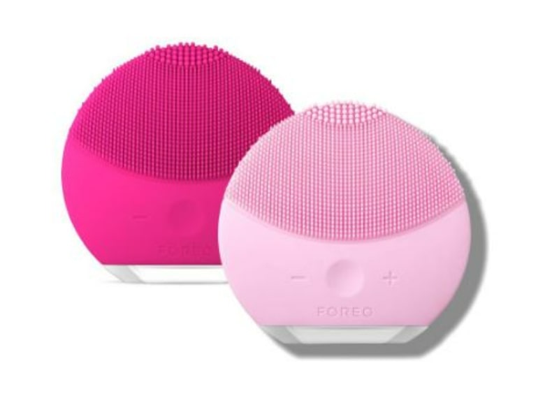  This electronic facial cleansing brush provides deep yet gentle cleansing and leaves the skin feeling smoother and softer. It's splurge-worthy as it lasts for a long time!
