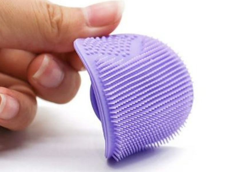 A silicone face brush is a facial tool that helps with stripping all remaining makeup. 