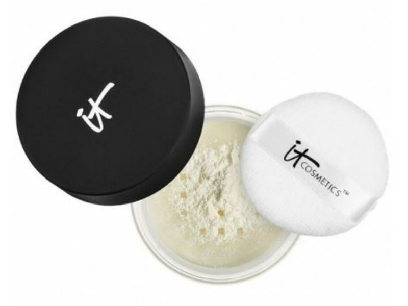 It’s not hard to tell why IT Cosmetics Bye Bye Pores Poreless Finish Loose Setting Powder is ranked among the best loose powders on the market.