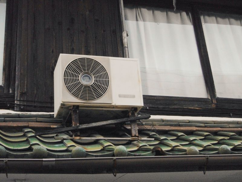 an air conditioner condenser unit how to save electricity