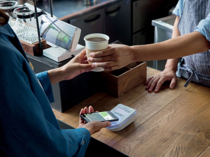 Paying for coffee with Apple Pay in Malaysia 