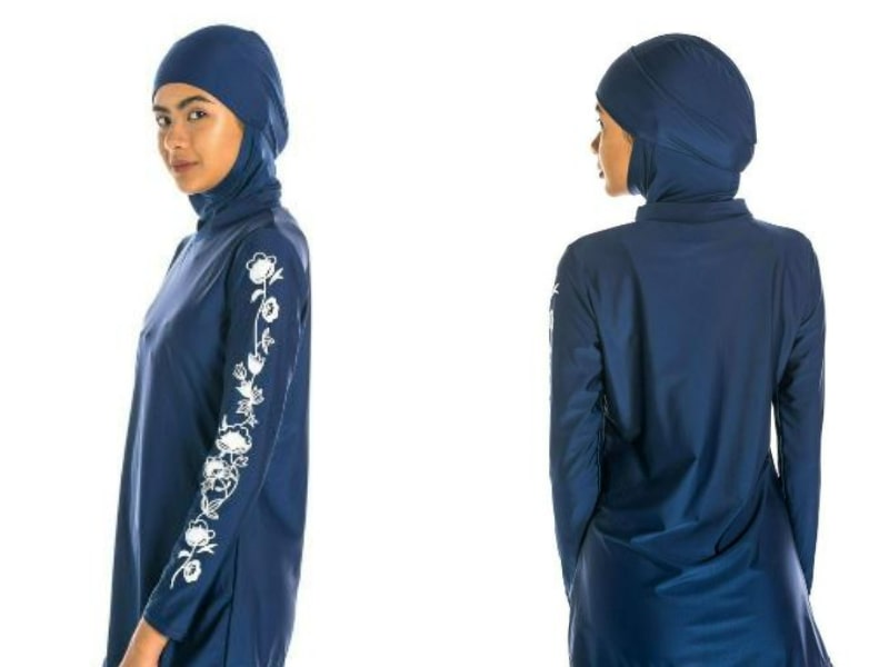 Baju mandi Muslimah dari jenama PINK N' PROPER ni sedikit mahal jika dibandingkan dengan jenama-jenama baju renang yang lain. 