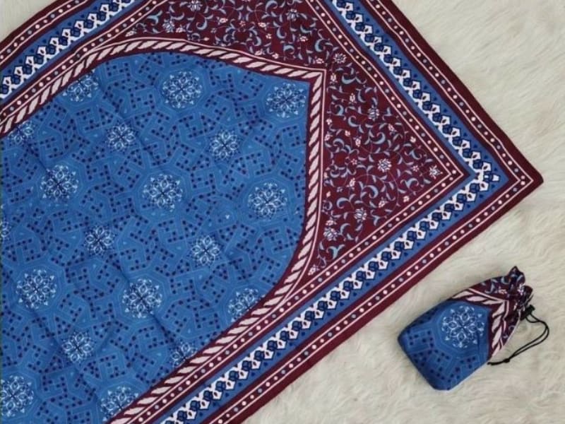 Travel prayer mat