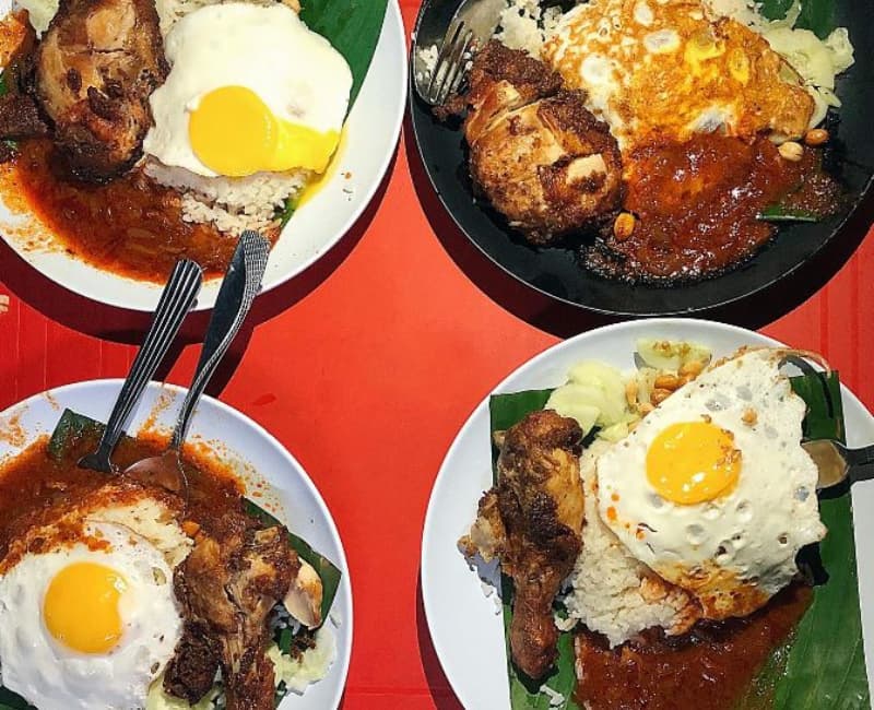 nasi lemak bumbung sea park