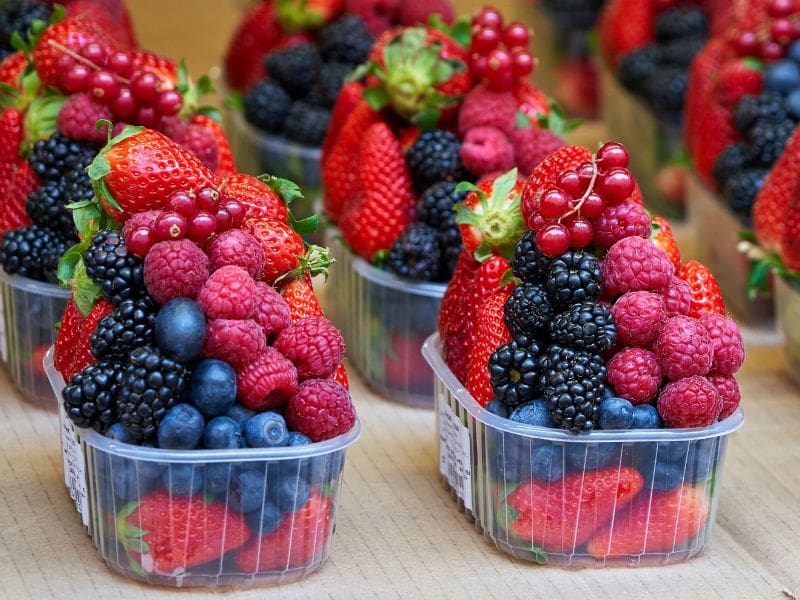 Different types of berries body cooling food