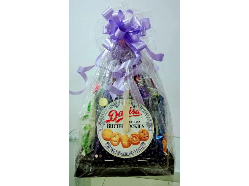 Festival Snack & Chocolate Hamper